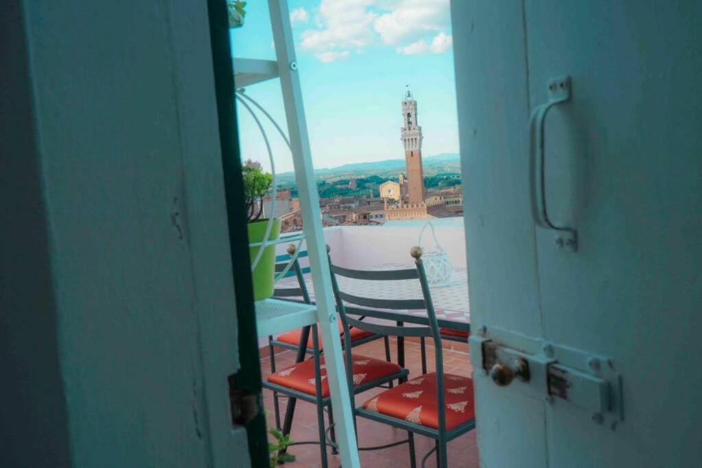 Bv Apartment Сиена Екстериор снимка